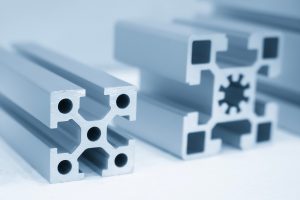 Các bề mặt cắt thanh nhôm định hình có kích thước và mẫu mã khác nhau